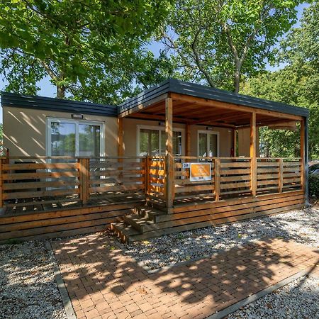 Eurocamp Mobile Homes At Campsite Puntica Funtana Eksteriør billede